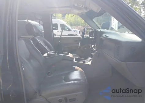 2004 Chevrolet Tahoe Z71 из США, поврежденный, VIN 1GNEK13Z04R108563